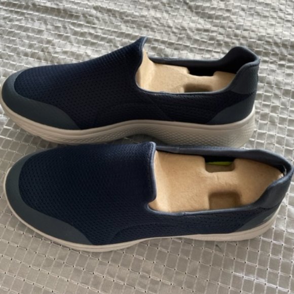 SKECHERS MEN 8.5 - Picture 1 of 6